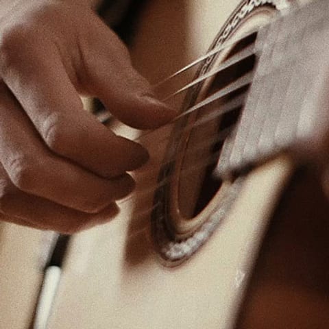 Lia Roth Duo: vocal | guitar